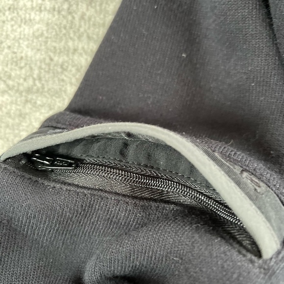 Tommy Hilfiger Black Heavy Duty Zip-Up Jacket - Picture 10 of 10